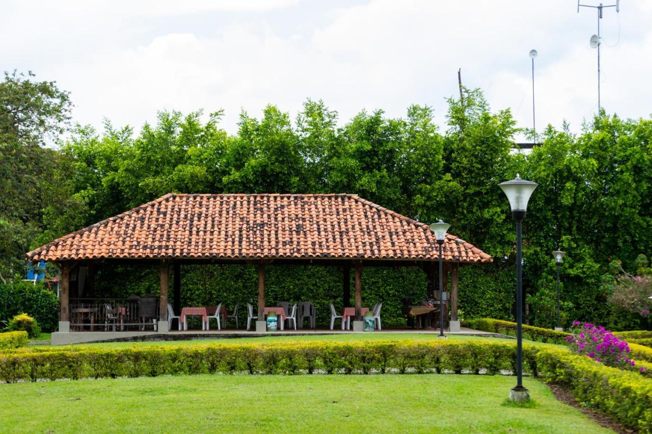 Hotel Edén Parque del Café Montenegro Exterior foto